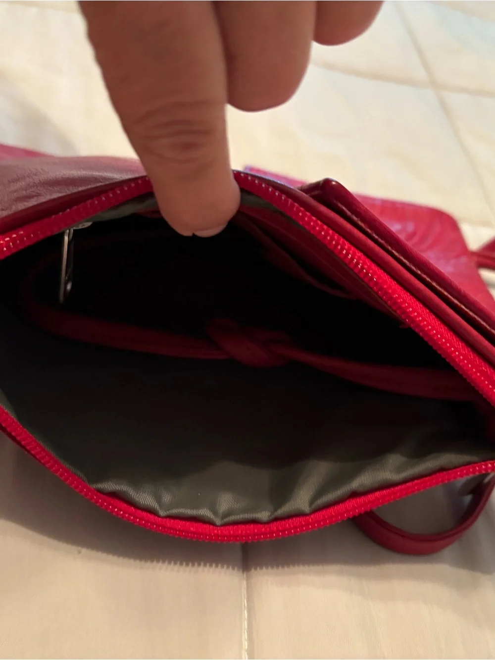 Lew N Me Colorado Handbags Red Embossed Leather Crossbody Bag - Picture 5 of 7